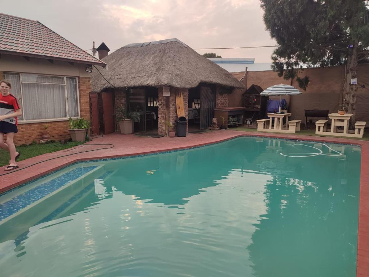 Ay Jay's Bed & Breakfast Bloemfontein